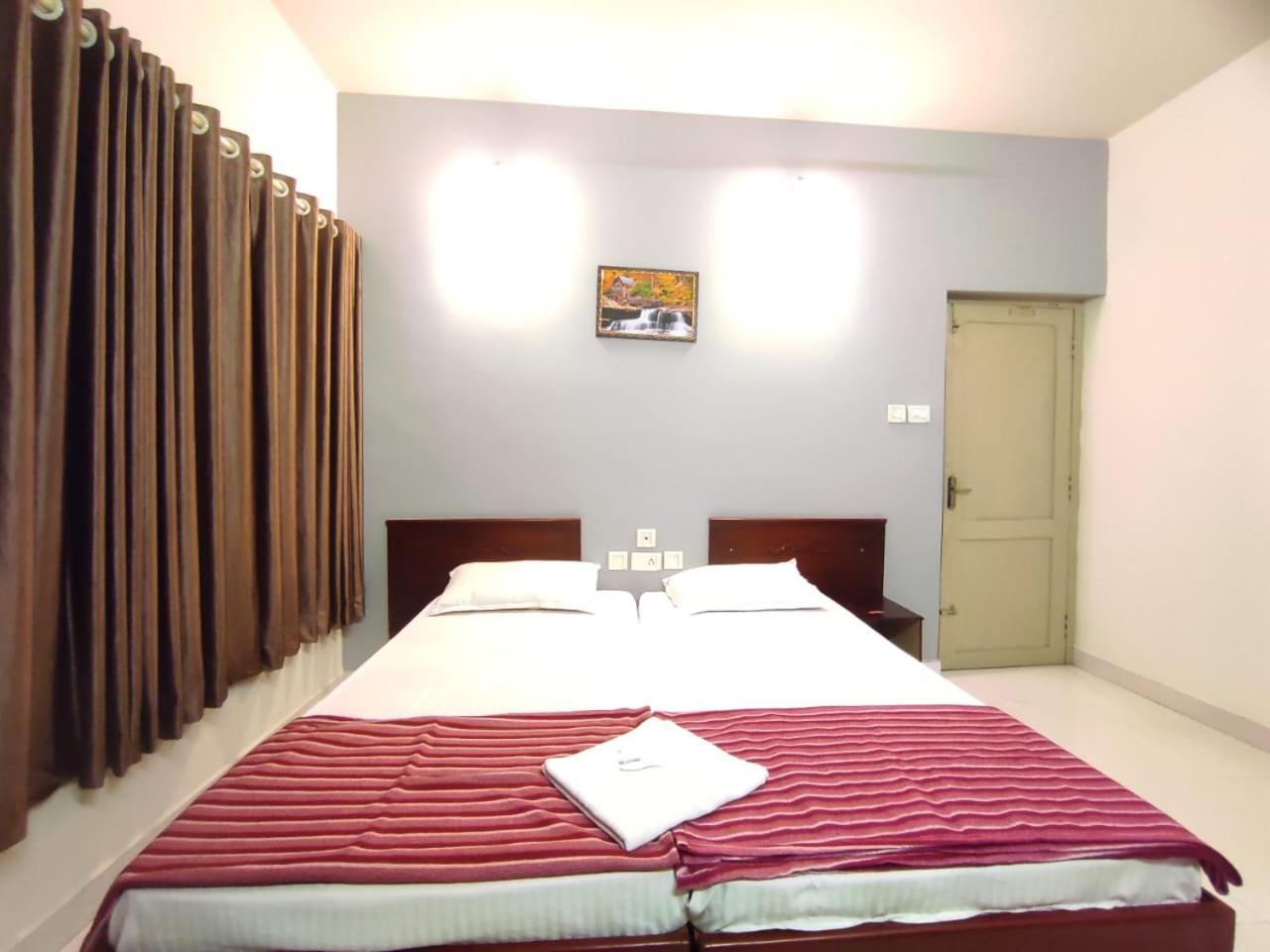 Appartamento Orkuz Residency Kochi Esterno foto