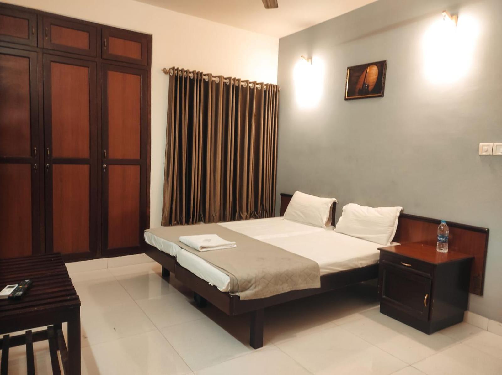 Appartamento Orkuz Residency Kochi Esterno foto