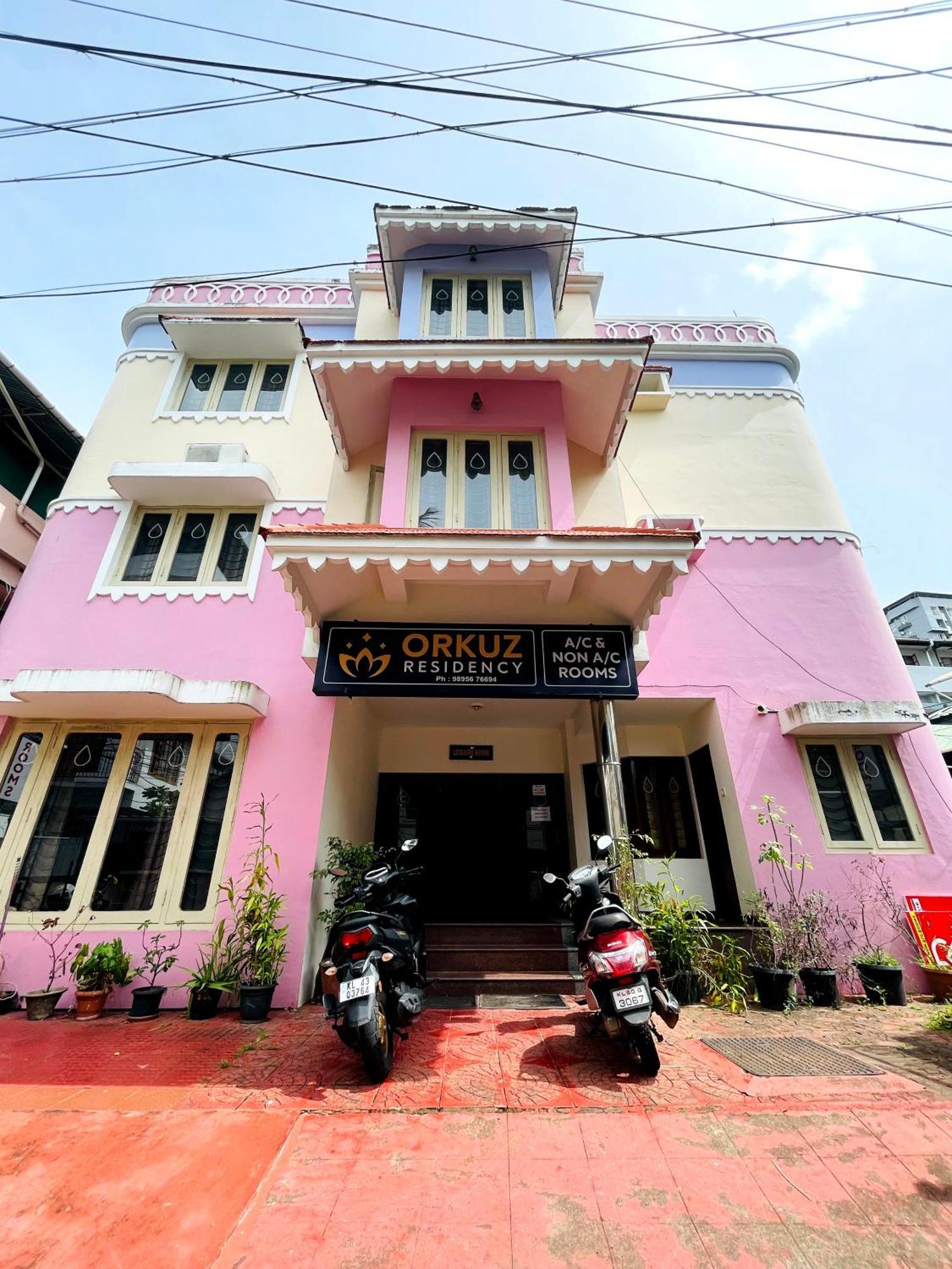 Appartamento Orkuz Residency Kochi Esterno foto
